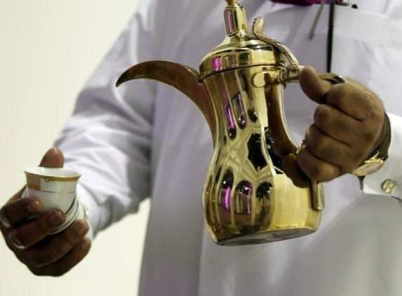 أهمية طاقم الضيافة في نجاح الحفلات والمناسبات في شركة اللؤلؤة 96055065